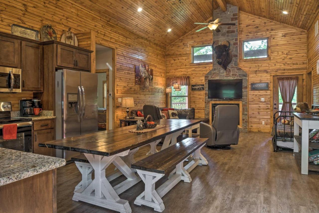 Branson West Cabin With Pool Access And Golfing Exterior foto