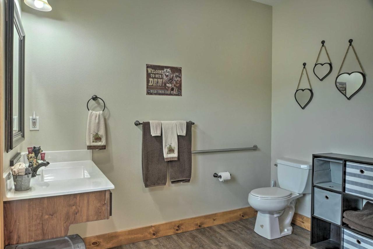 Branson West Cabin With Pool Access And Golfing Exterior foto